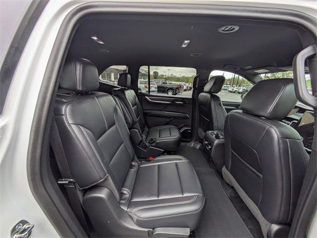 Photo of 2024 Summit White GMC Acadia
