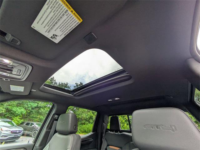Photo of 2024 Summit White GMC Sierra 1500