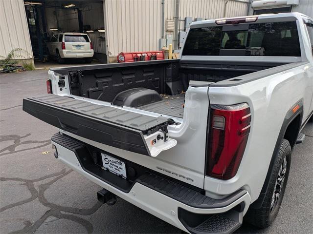 Photo of 2024 White Frost Tricoat GMC Sierra 2500