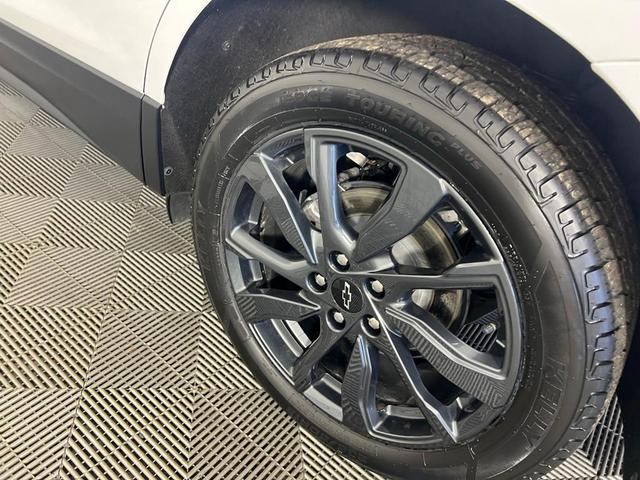 Photo of 2022 Summit White Chevrolet Equinox