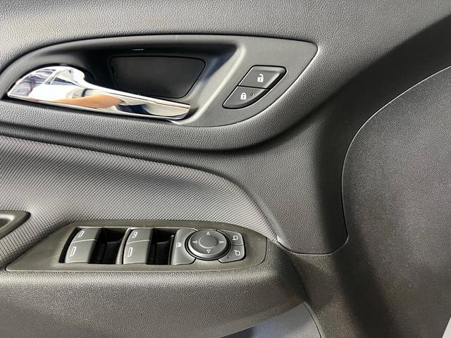 Photo of 2022 Summit White Chevrolet Equinox