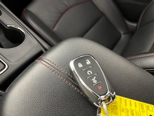 Photo of 2022 Summit White Chevrolet Equinox