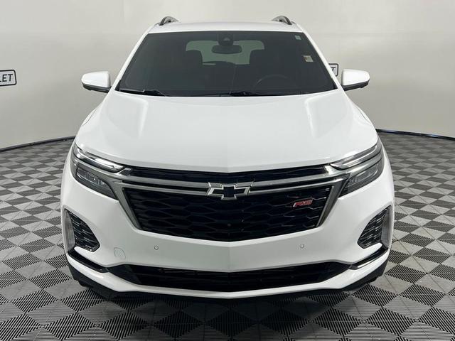 Photo of 2022 Summit White Chevrolet Equinox