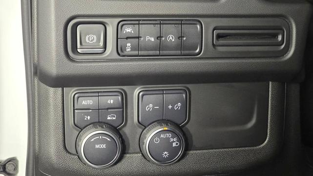 Photo of 2023 Summit White Chevrolet Tahoe