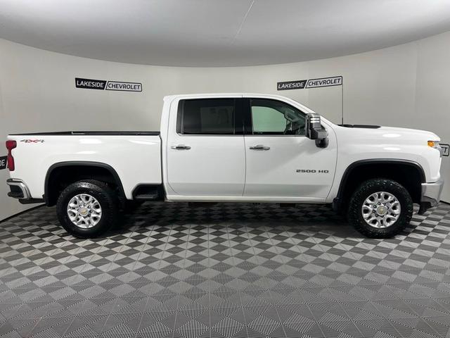 Photo of 2022 Summit White Chevrolet Silverado 2500