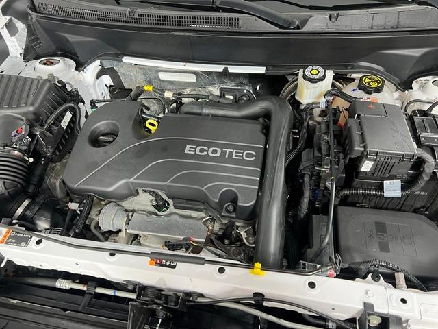 Photo of 2022 Summit White Chevrolet Equinox