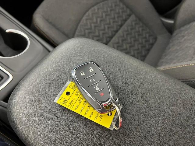 Photo of 2022 Summit White Chevrolet Equinox
