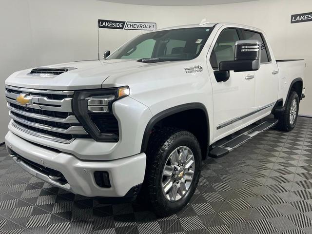 Photo of 2024 Iridescent Pearl Tricoat Chevrolet Silverado 2500