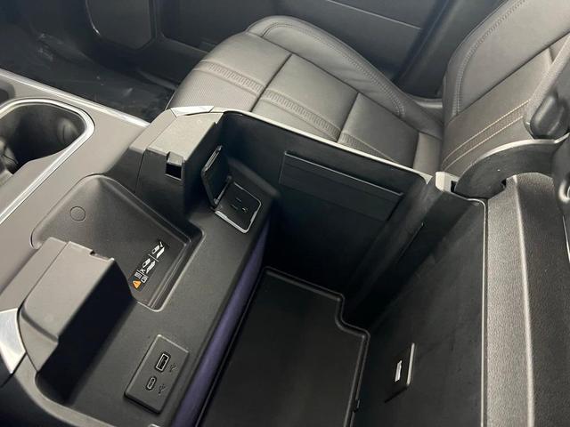 Photo of 2024 Iridescent Pearl Tricoat Chevrolet Silverado 2500