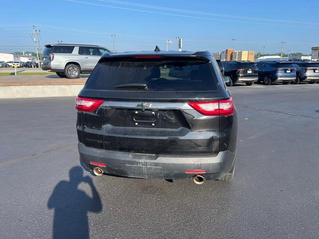 Photo of 2021 Mosaic Black Metallic Chevrolet Traverse