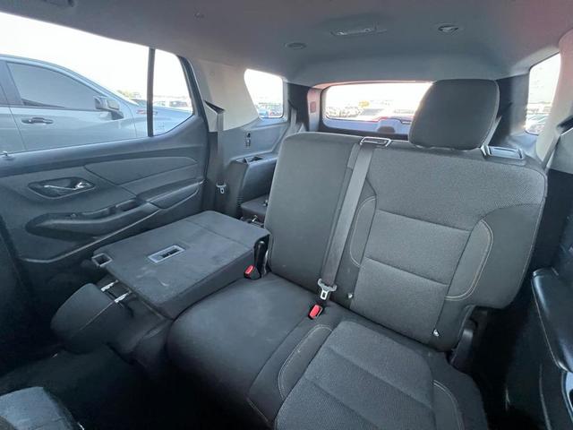 Photo of 2021 Mosaic Black Metallic Chevrolet Traverse