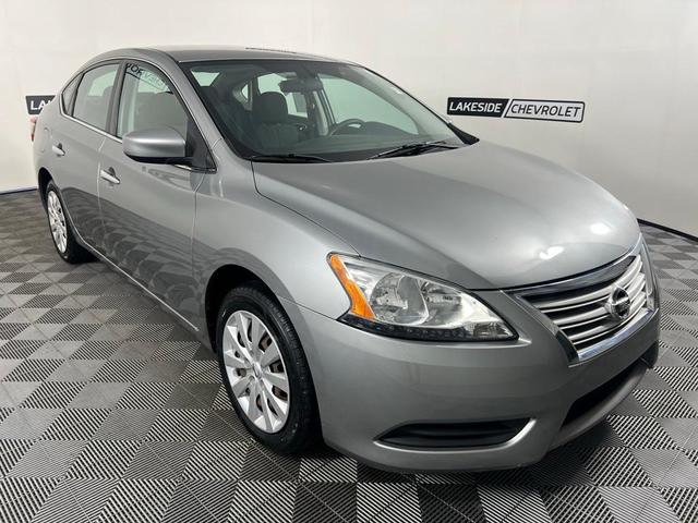 Photo of 2014 Magnetic Gray Nissan Sentra
