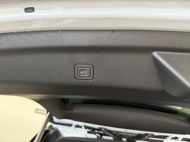 Photo of 2026 Polar White Chevrolet Tahoe