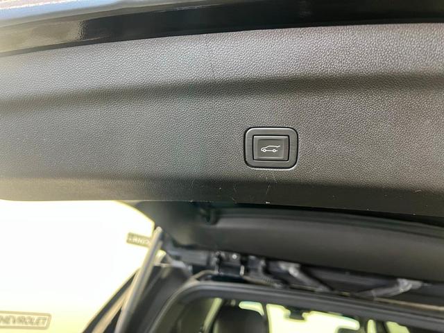 Photo of 2024 Black Chevrolet Suburban