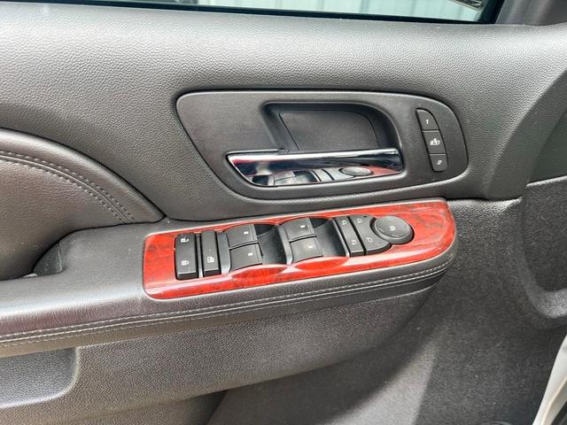 Photo of 2011 Silver Lining Metallic Cadillac Escalade ESV