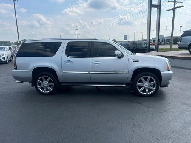 Photo of 2011 Silver Lining Metallic Cadillac Escalade ESV
