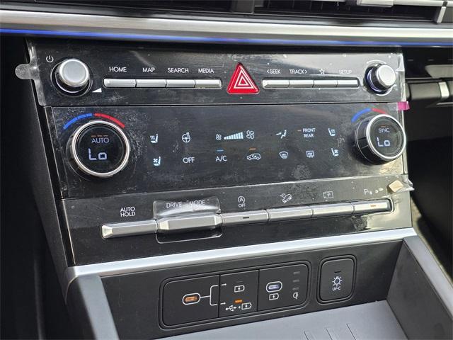 Photo of 2024 Phantom Black Hyundai SANTA FE