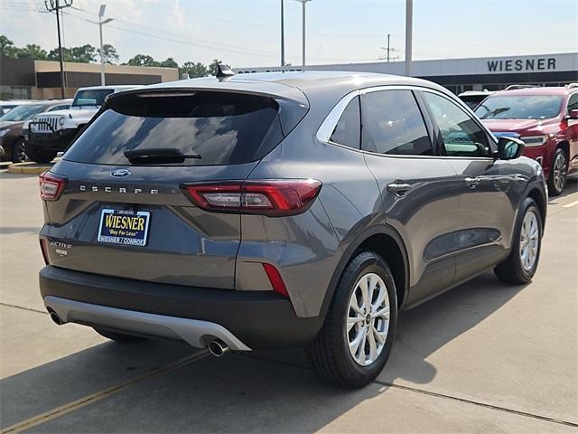 Photo of 2023 Carbonized Gray Metallic Ford Escape