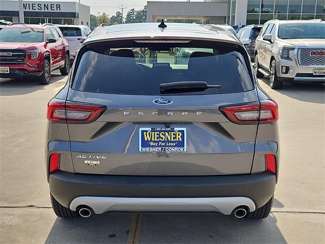 Photo of 2023 Carbonized Gray Metallic Ford Escape