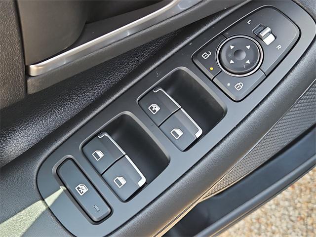 Photo of 2025 Black Hyundai SONATA