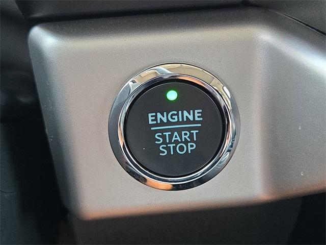 Photo of 2024 Agate Black Metallic Ford Expedition Max