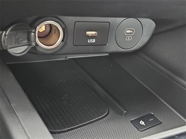 Photo of 2025 White Hyundai ELANTRA HEV
