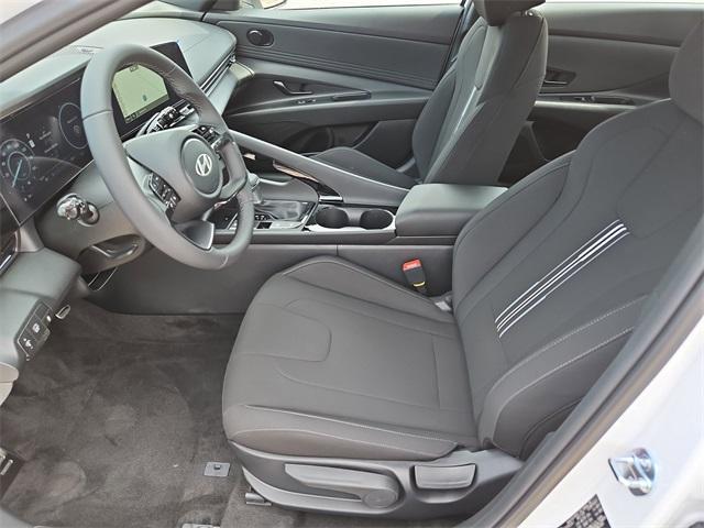 Photo of 2025 White Hyundai ELANTRA HEV