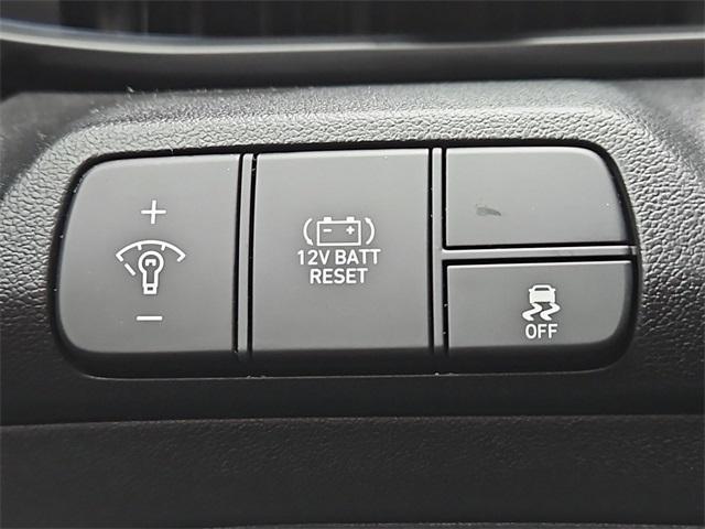 Photo of 2025 White Hyundai ELANTRA HEV