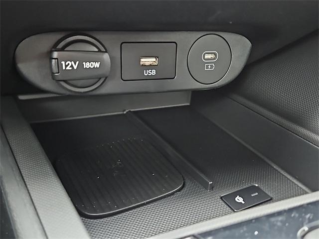 Photo of 2025 White Hyundai ELANTRA HEV