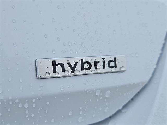 Photo of 2025 White Hyundai ELANTRA HEV