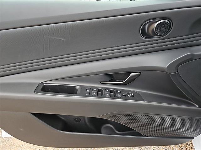 Photo of 2025 White Hyundai ELANTRA HEV