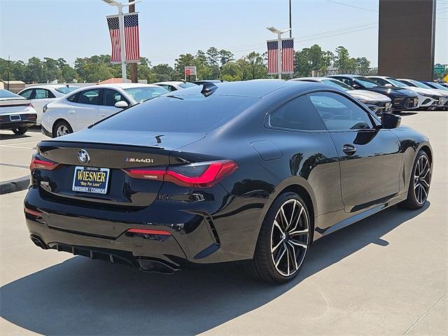 Photo of 2021 Black Sapphire Metallic BMW M440
