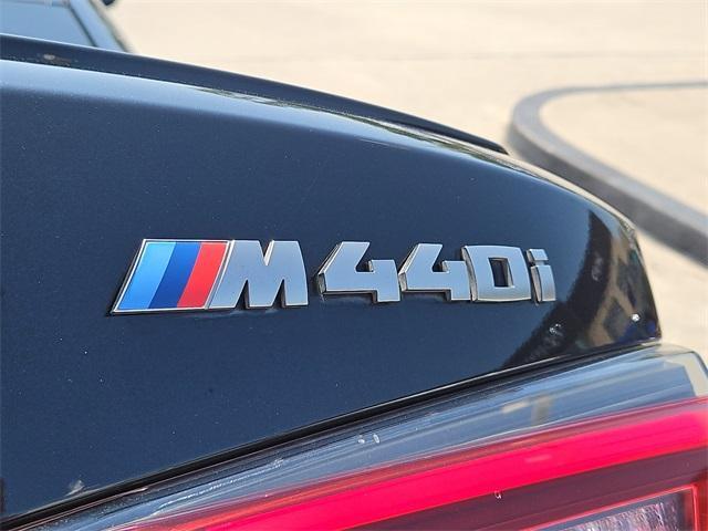 Photo of 2021 Black Sapphire Metallic BMW M440
