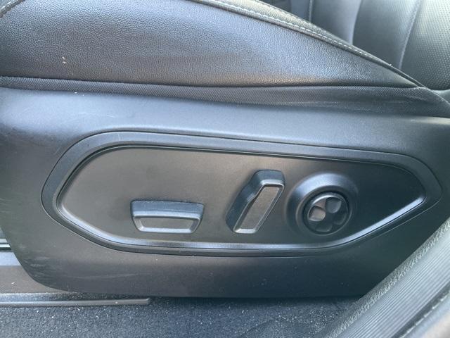 Photo of 2023 Metallic Jeep Grand Cherokee L