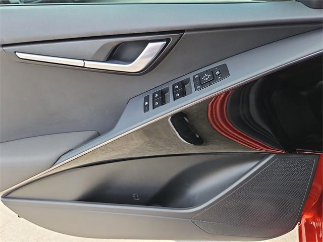 Photo of 2023 Fire Orange Kia Niro