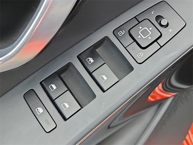 Photo of 2023 Fire Orange Kia Niro