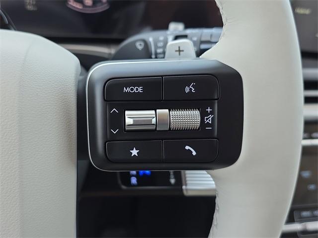 Photo of 2025 White Hyundai SANTA FE HEV