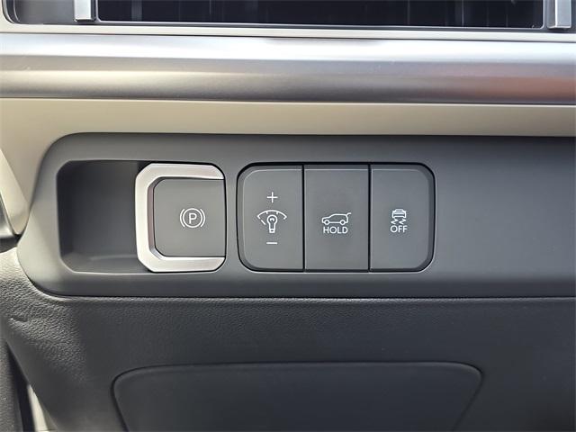 Photo of 2025 White Hyundai SANTA FE HEV