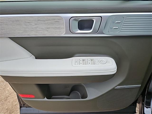 Photo of 2025 Phantom Black Hyundai SANTA FE