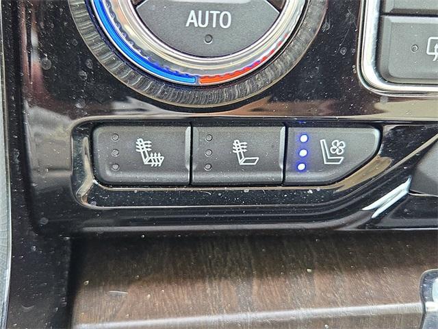Photo of 2021 Beige Pearl Metallic GMC Yukon