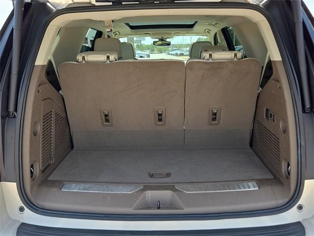 Photo of 2021 Beige Pearl Metallic GMC Yukon