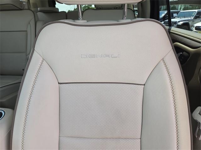 Photo of 2021 Beige Pearl Metallic GMC Yukon