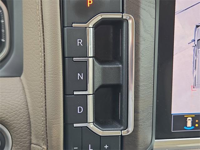 Photo of 2021 Beige Pearl Metallic GMC Yukon