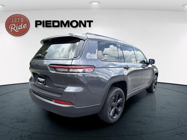 Photo of 2023 Baltic Gray Metallic Clearcoat Jeep Grand Cherokee L