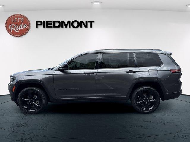 Photo of 2023 Baltic Gray Metallic Clearcoat Jeep Grand Cherokee L