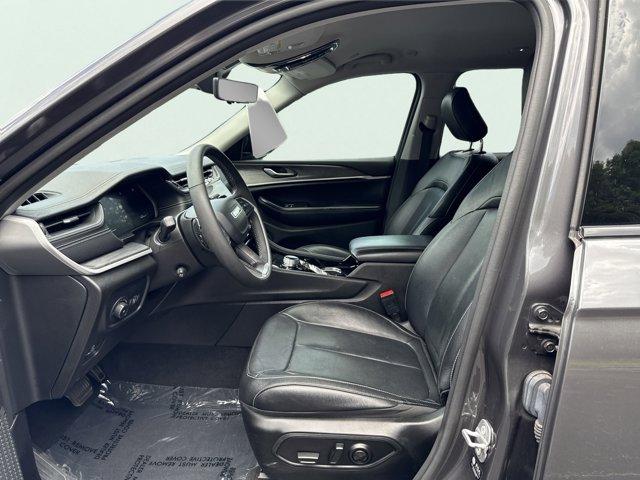 Photo of 2023 Baltic Gray Metallic Clearcoat Jeep Grand Cherokee L