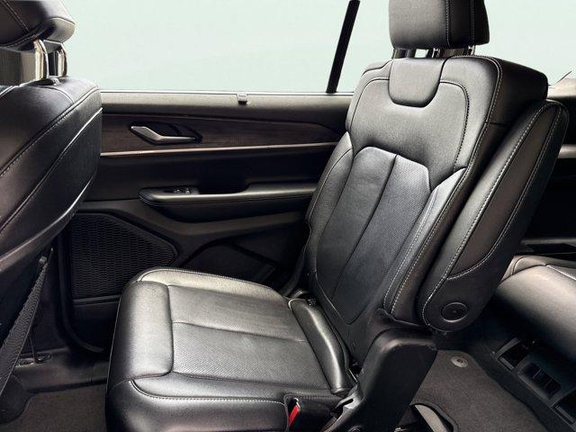 Photo of 2023 Baltic Gray Metallic Clearcoat Jeep Grand Cherokee L