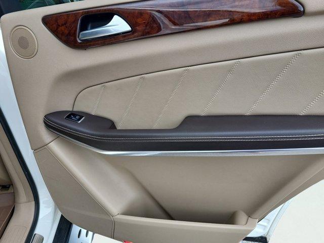 Photo of 2015 White Mercedes-Benz GL-Class