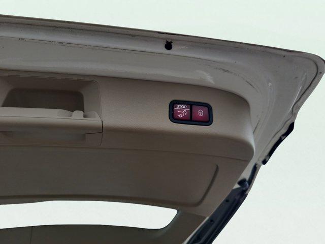 Photo of 2015 White Mercedes-Benz GL-Class