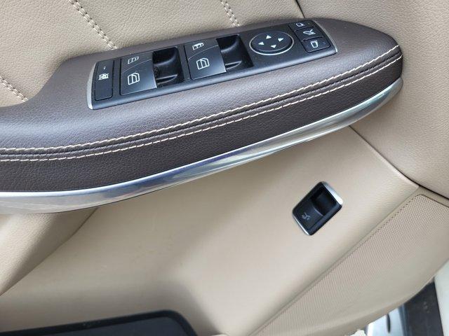 Photo of 2015 White Mercedes-Benz GL-Class